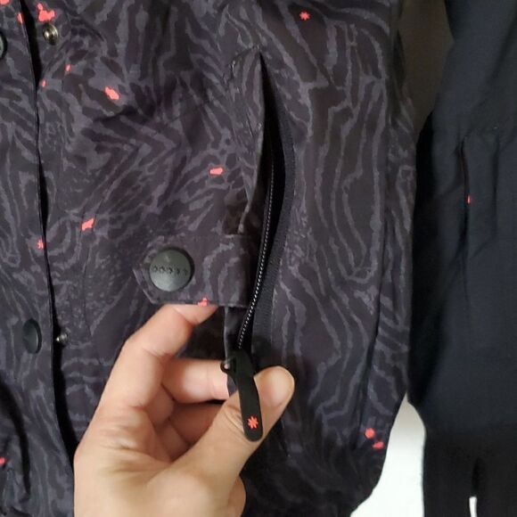 DC Squad 10K Women's Snow Jacket in Black & Orange - Picture 8 of 16